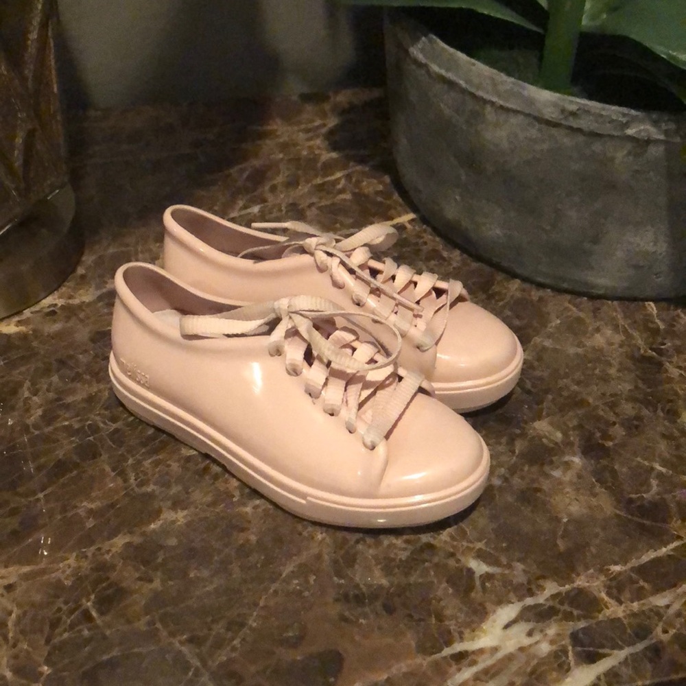 Mel Dreamer by Melissa light pink sneakers